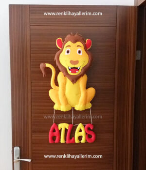 Atlas isimli aslan kapı süsü