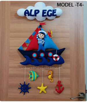 Alp Ege bebek isimli denizci kapı süsü