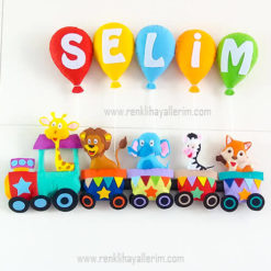 Selim isimli trenli bebek kapı süsü