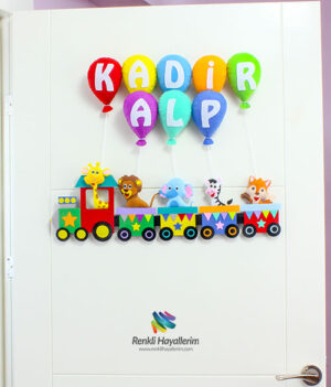 Trenli Bebek Kapı Süsü - Kadir Alp