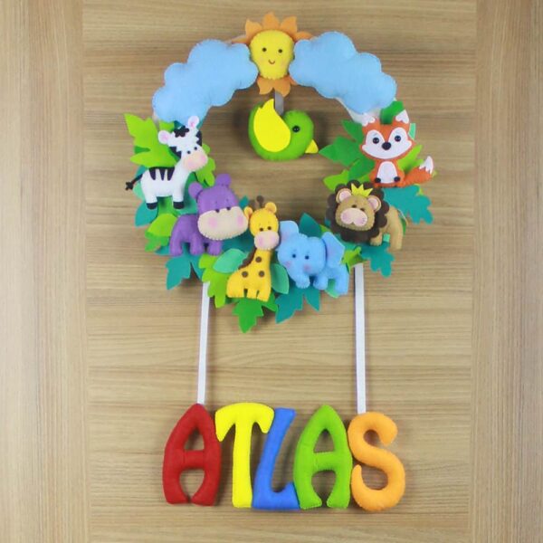 Atlas isimli safari erkek bebek kapı süsü