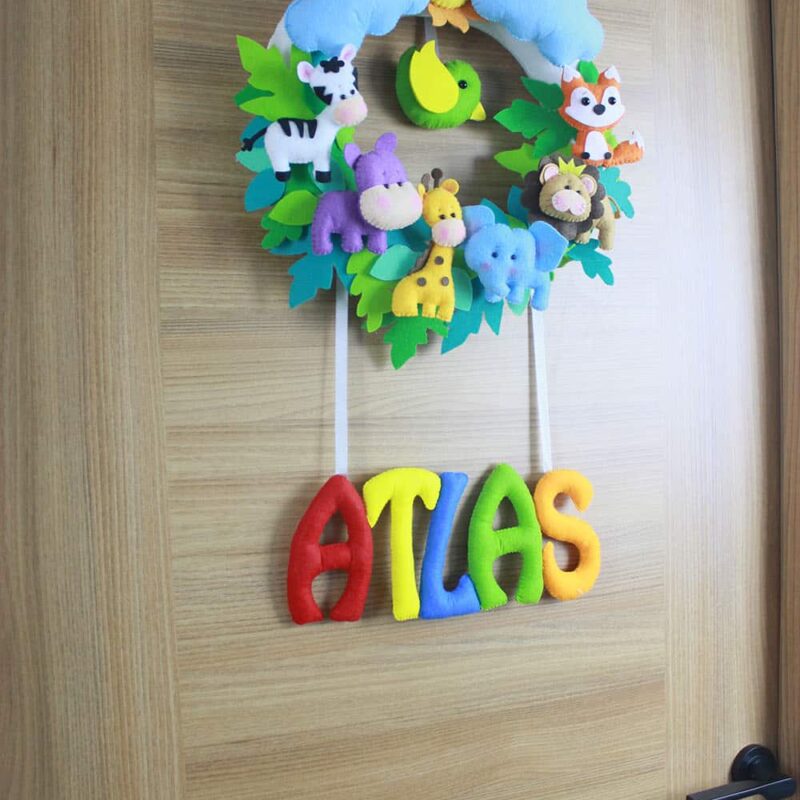 Atlas isimli safari erkek bebek kapı süsü