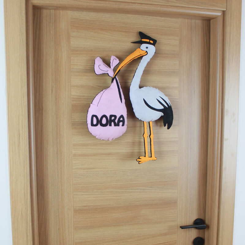 Dora isimli Postacı Leylek Kız Bebek Kapı Süsü