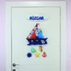 Rüzgar isimli yelkenli denizci kapı süsü kapıda asılı