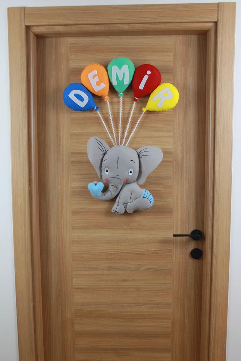 Balonlu Şirin Fil Erkek Kapı Süsü Demir isimli