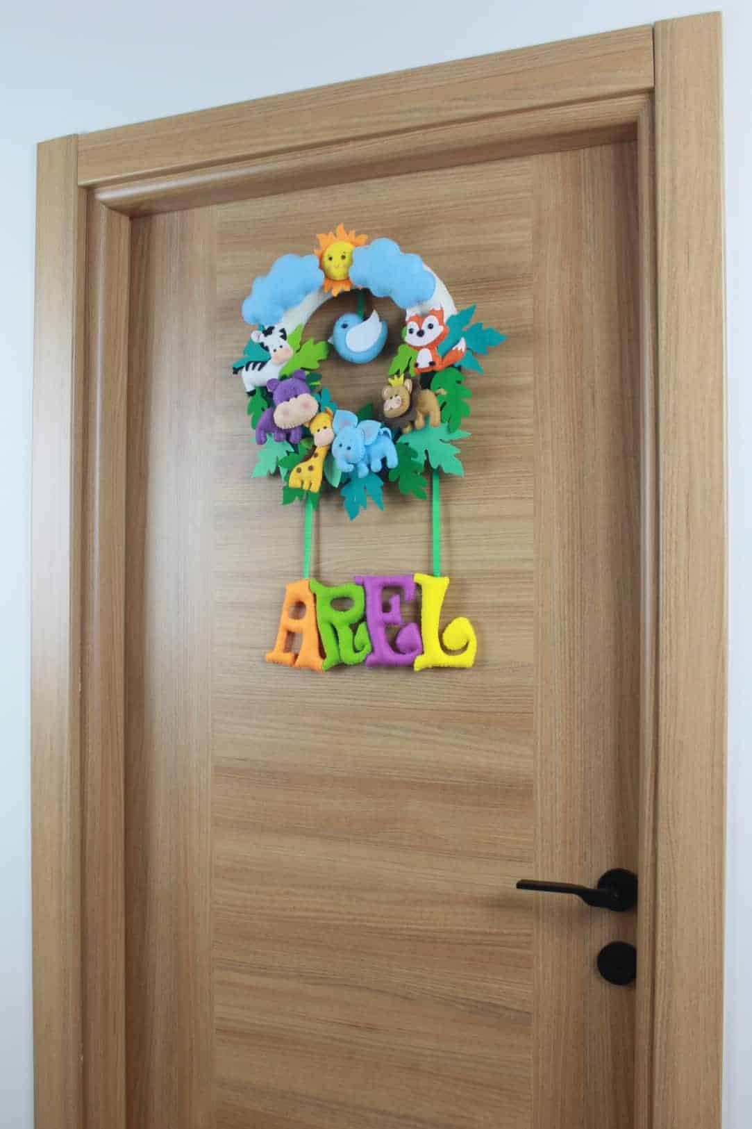 Arel isimli safari hastane bebek odası kapı süsü