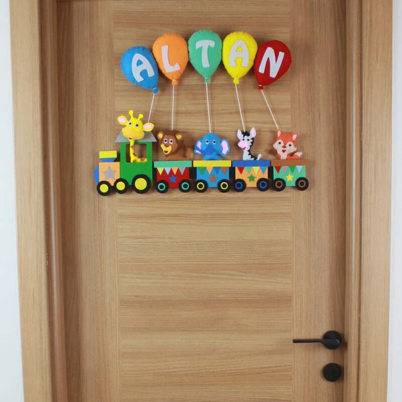 Altan isimli Trenli Bebek ve Hastane Odası Kapı Süsü