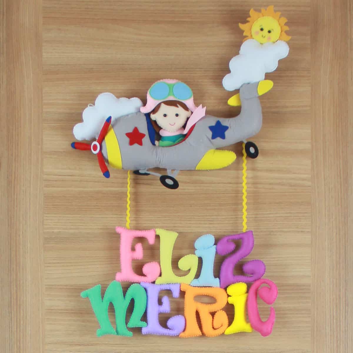 Eliz Meriç isimli Pilot Kapı Süsü