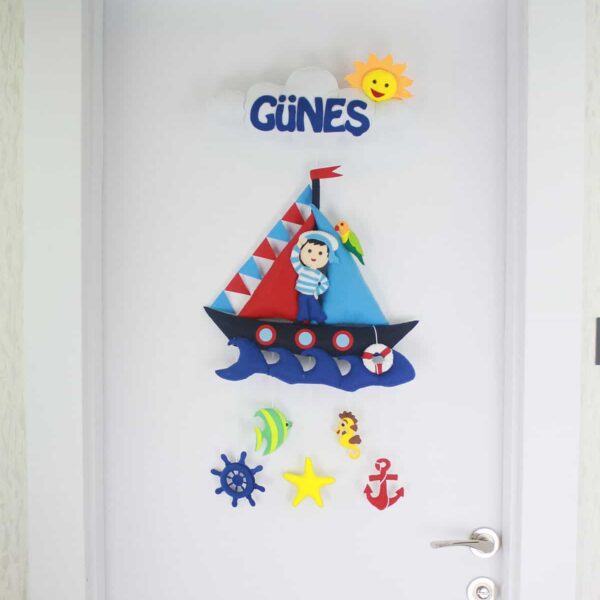 Güneş isimli Denizci Bebek Kapı Süsü
