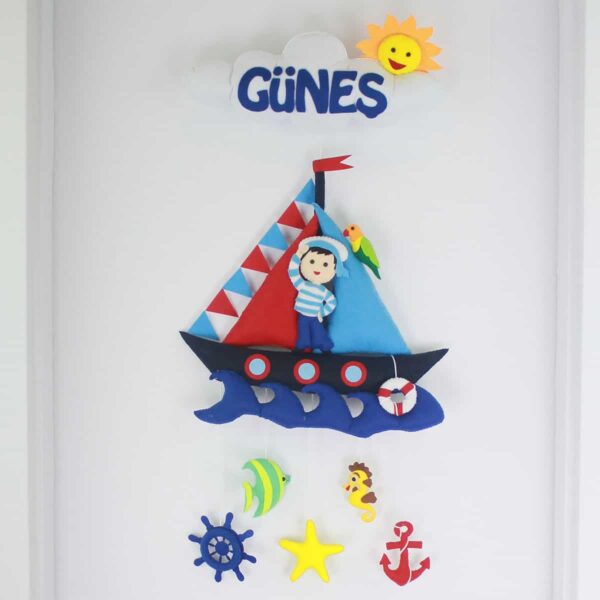 Güneş isimli Denizci Bebek Kapı Süsü