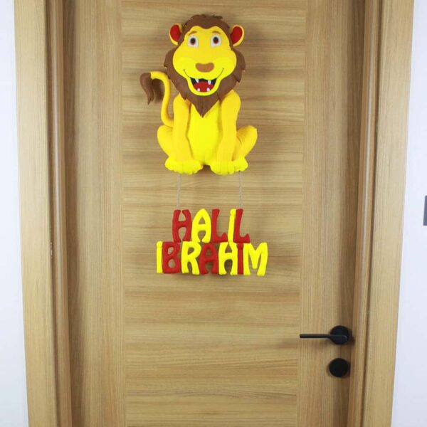 Halil İbrahim isimli Aslan Bebek Kapı Süsü