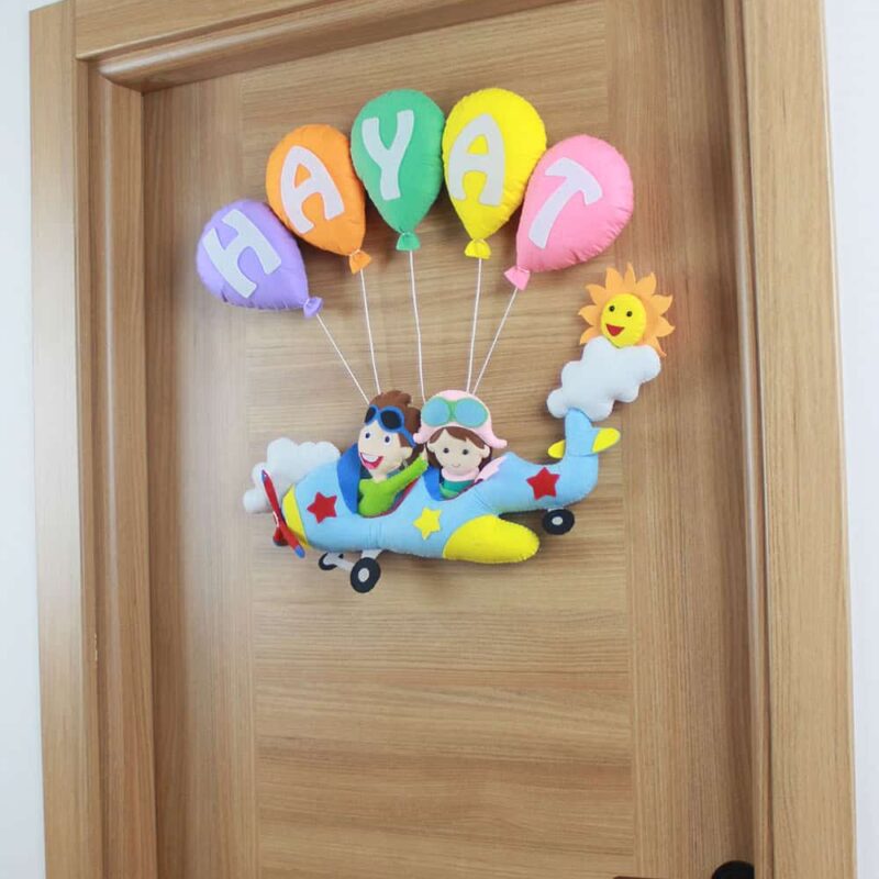 Hayat isimli Pilot Bebek Hastane Kapı Süsü