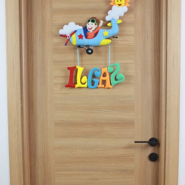 Ilgaz isimli Pilot Bebek Kapı Süsü