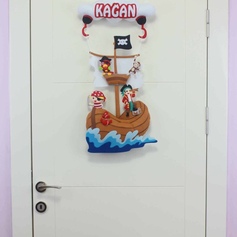 Kağan isimli Korsan Bebek Kapı Süsü