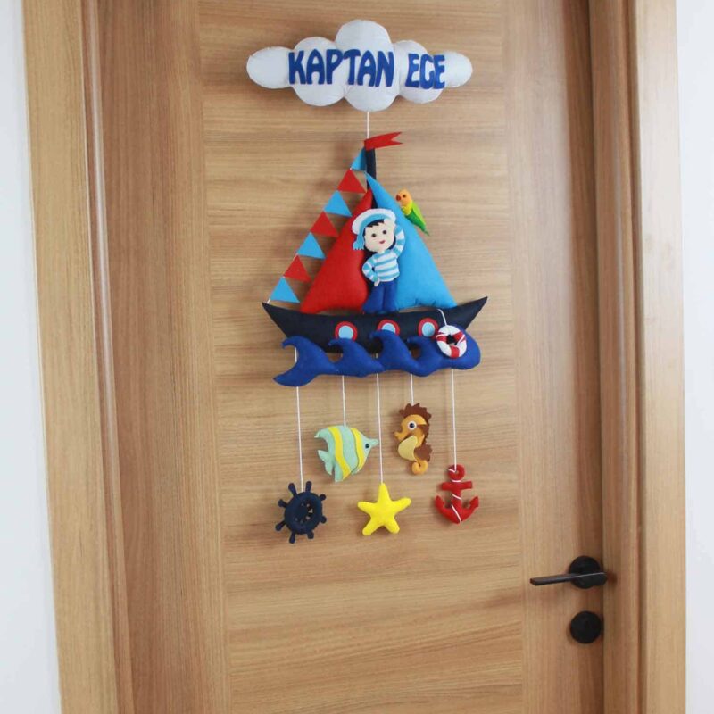 Kaptan Ege isimli Denizci Bebek Kapı Süsü