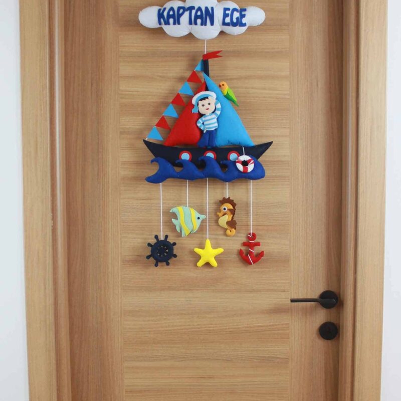 Kaptan Ege isimli Denizci Bebek Kapı Süsü