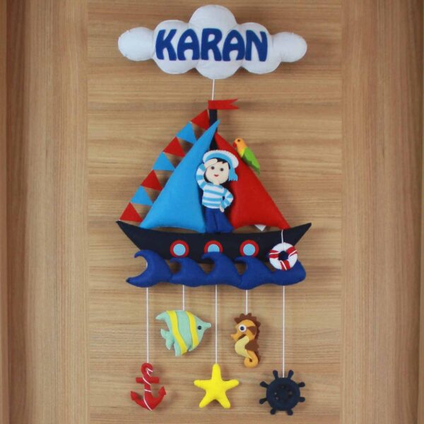 Karan isimli Denizci Bebek Kapı Süsü