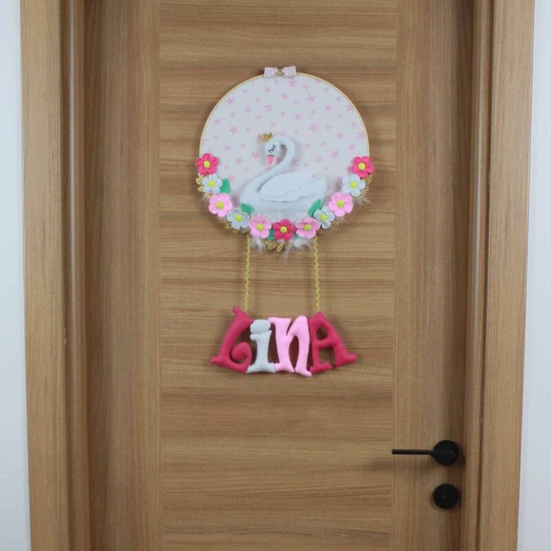 Lina isimli Kuğu Bebek Kapı Süsü