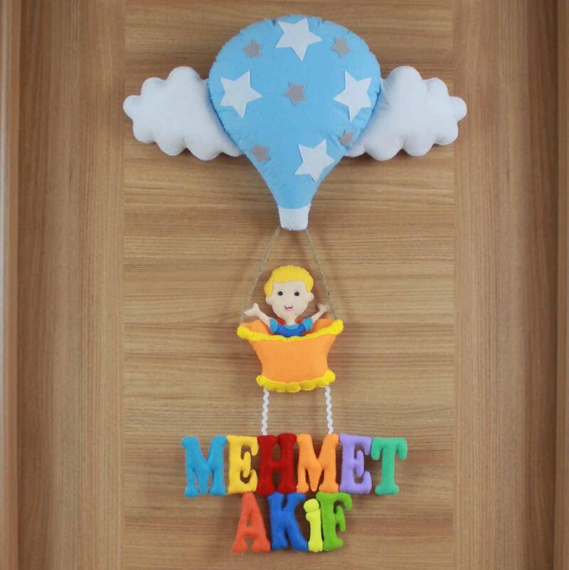 Mehmet Akif isimli Balonlu Bebek Kapı Süsü