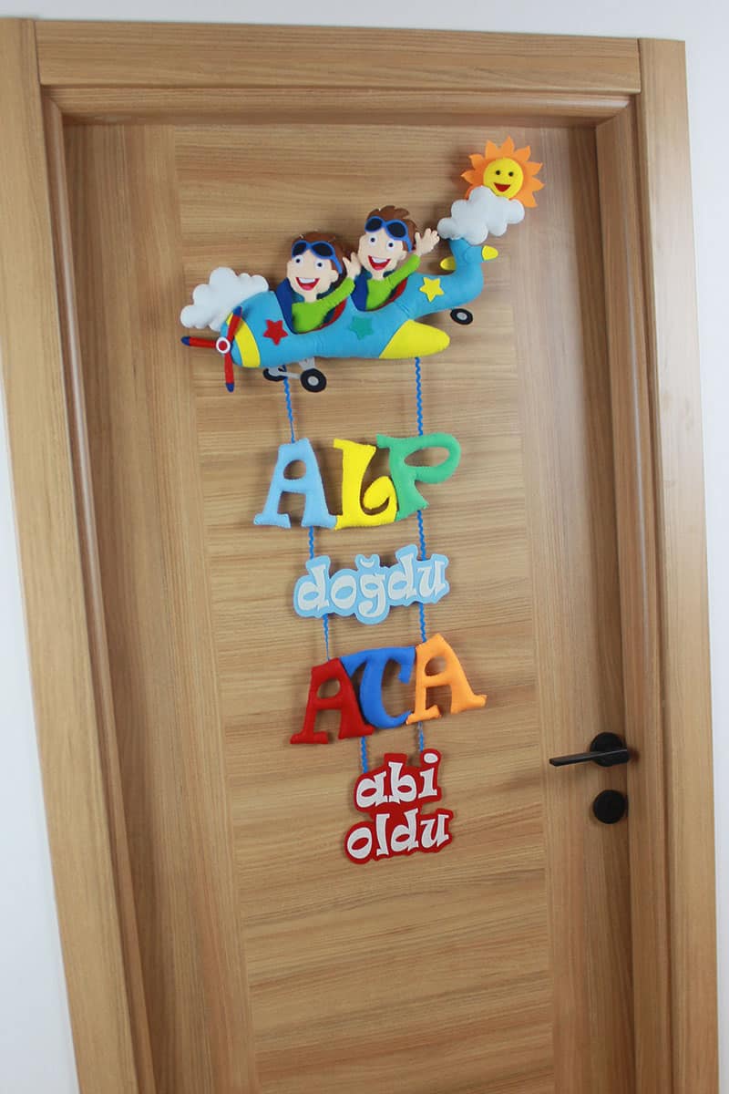 Alp ve Ata isimli Kardeş Pilot Kapı Süsü