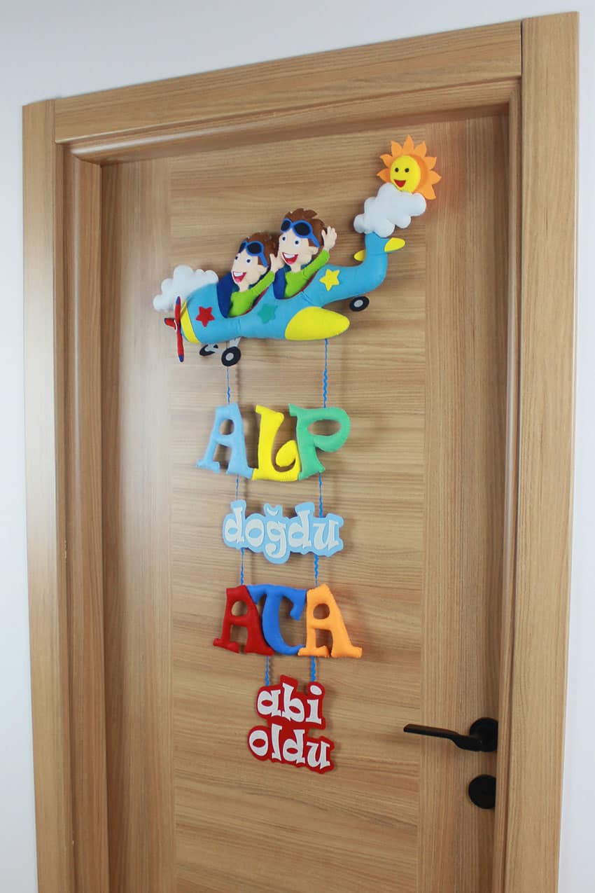 Alp ve Ata isimli Kardeş Pilot Kapı Süsü