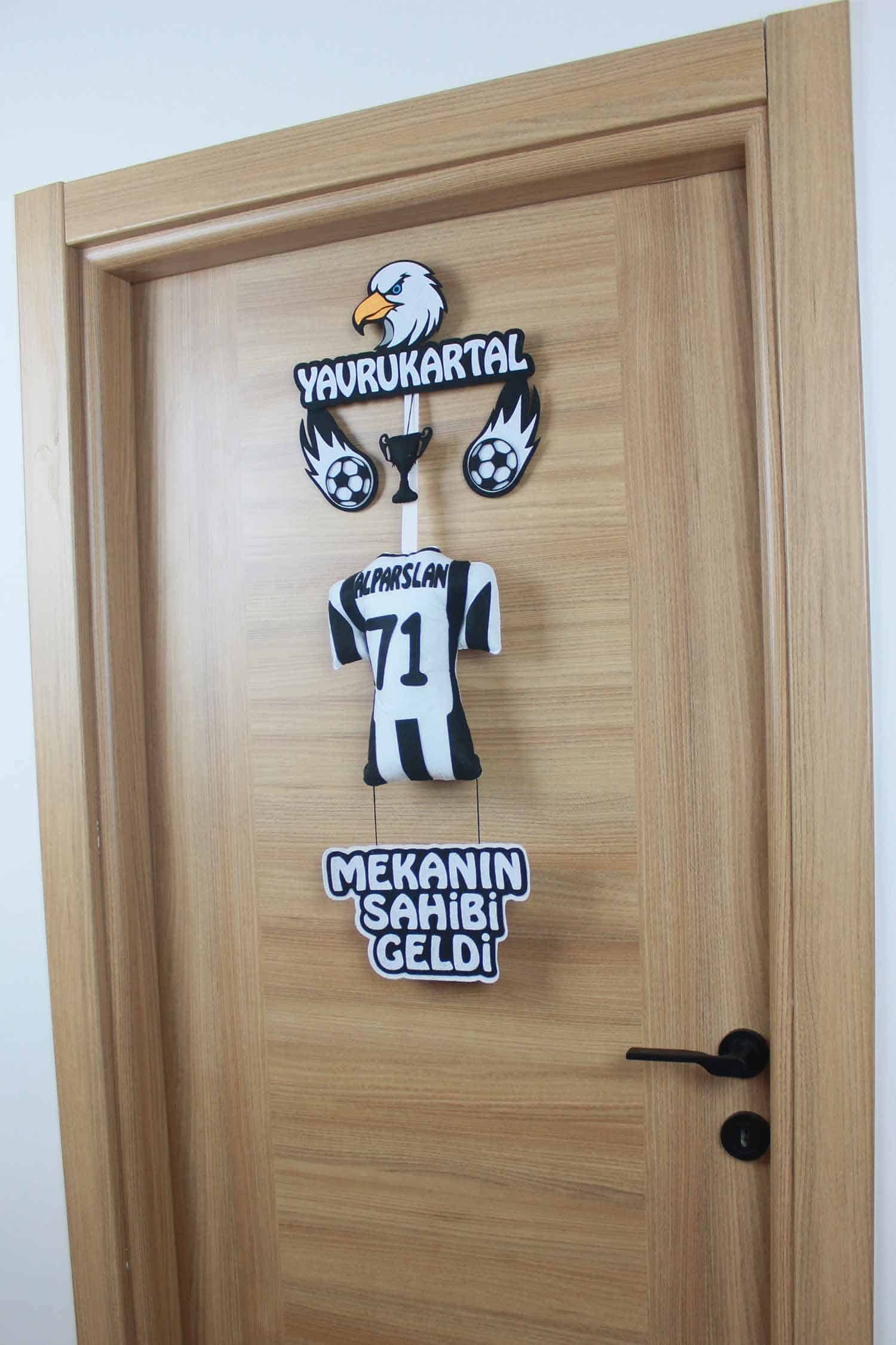 Alparslan isimli YavruKartal Kapı Süsü
