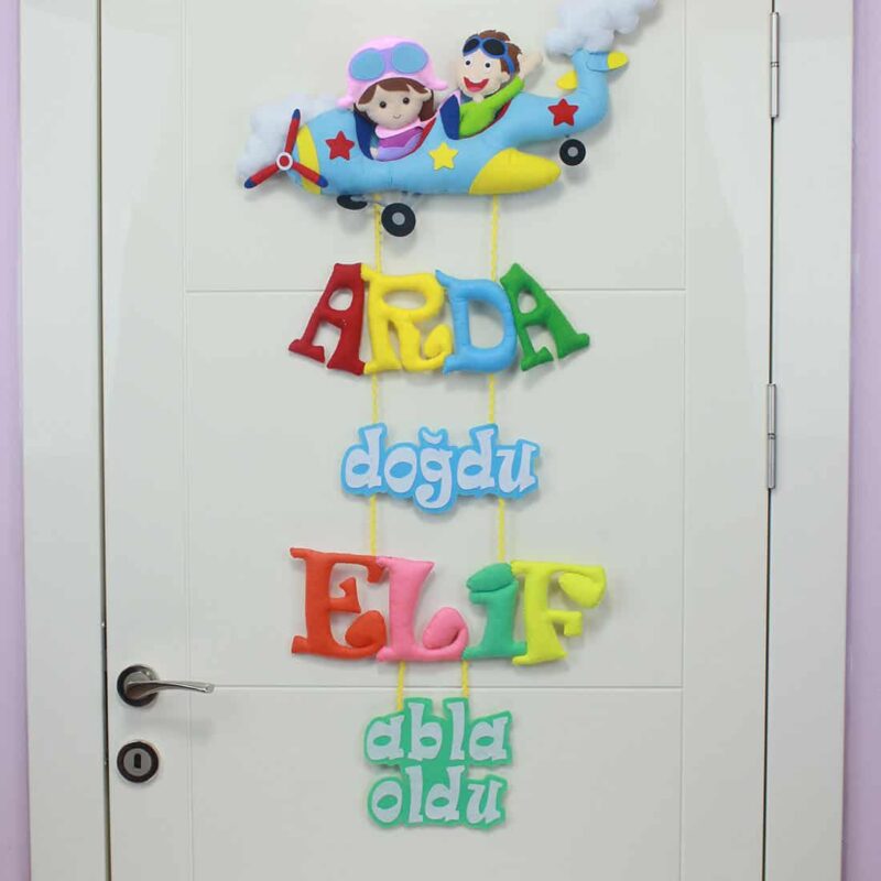 Arda ve Elif isimli Kardeş Pilot Kapı Süsü