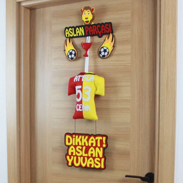 Attila Cenk isimli AslanParçası Kapı Süsü