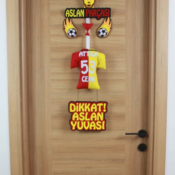 Attila Cenk isimli AslanParçası Kapı Süsü
