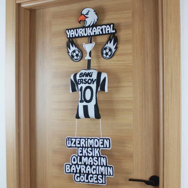 Baki Ersoy isimli Yavrukartal Kapı Süsü