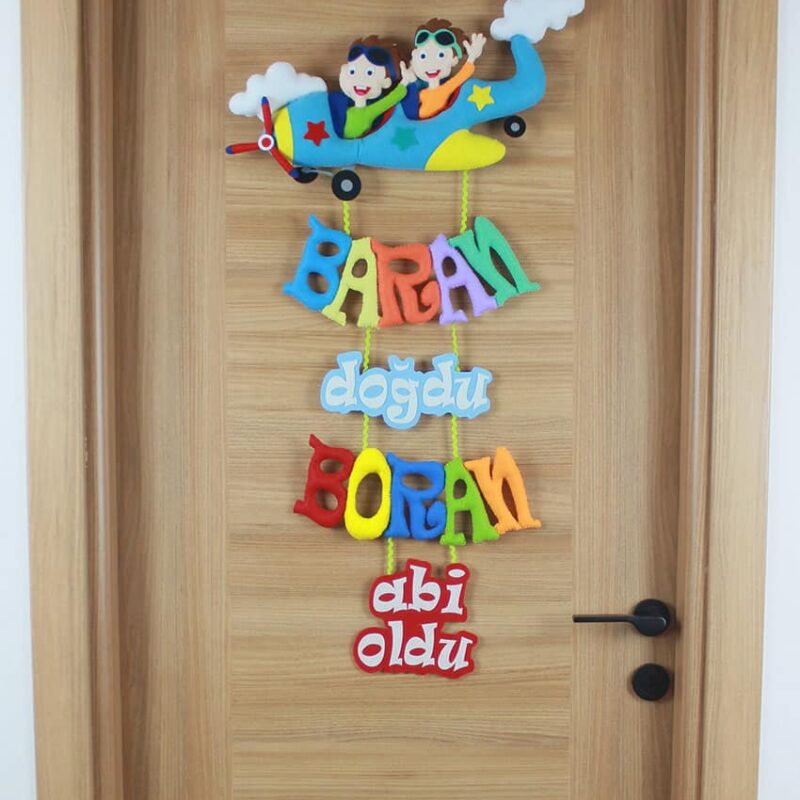 Baran ve Boran isimli Kardeş Pilot Kapı Süsü
