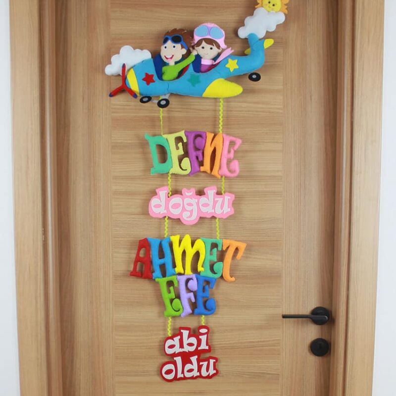 Defne ve Ahmet Efe isimli Kardeş Pilot Kapı Süsü