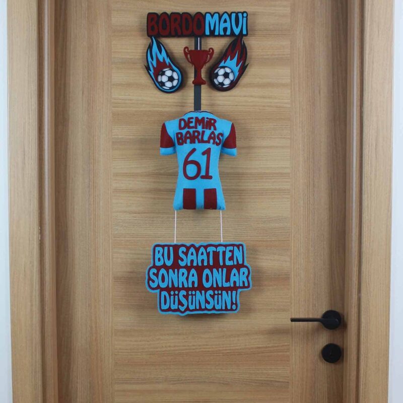 Demir Barlas isimli BordoMavi Kapı Süsü