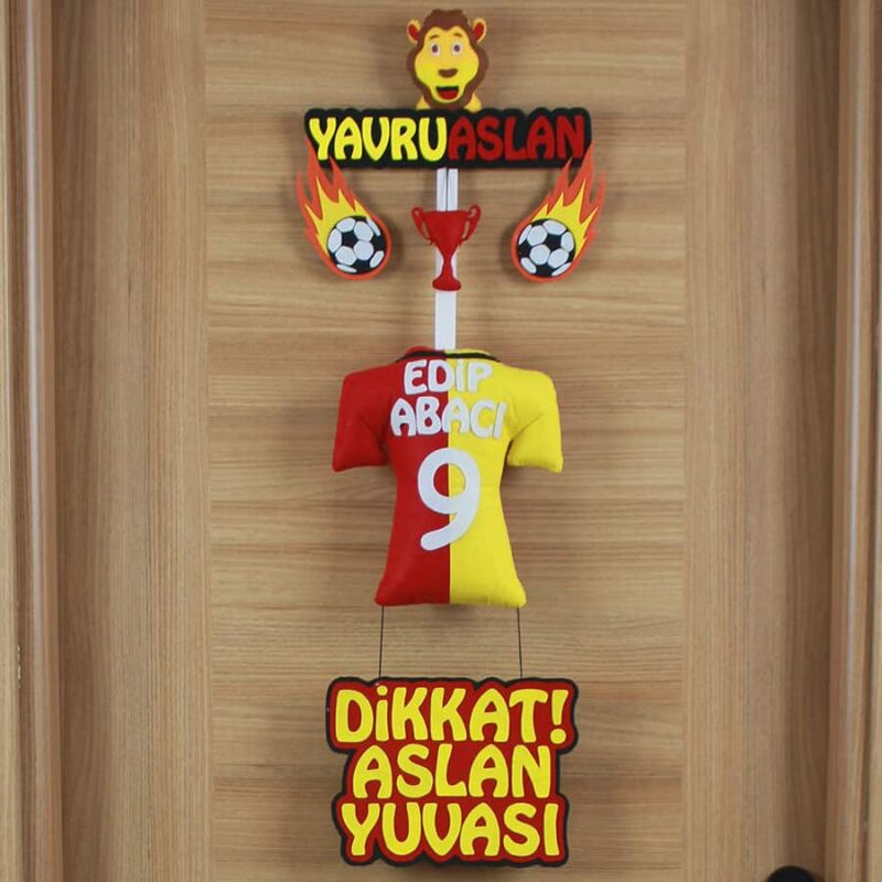 Edip isimli YavruAslan Kapı Süsü