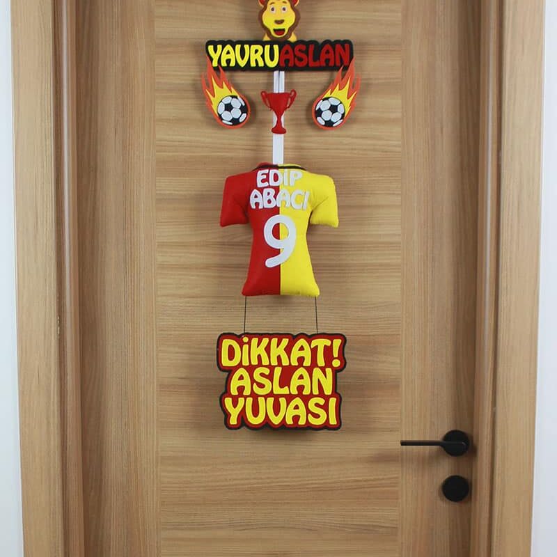 Edip isimli YavruAslan Kapı Süsü