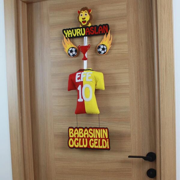 Efe isimli YavruAslan Kapı Süsü