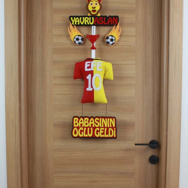 Efe isimli YavruAslan Kapı Süsü