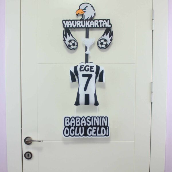Ege isimli Yavrukartal Kapı Süsü
