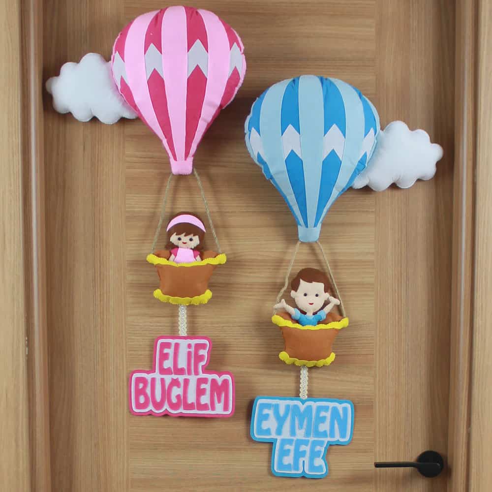 Elif Buğlem ve Eymen Efe isimli Kardeşler Balonlu Kapı Süsü