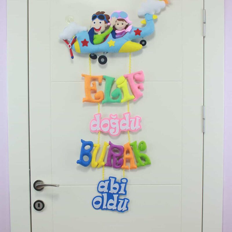 Elif ve Burak isimli Kardeş Pilot Kapı Süsü