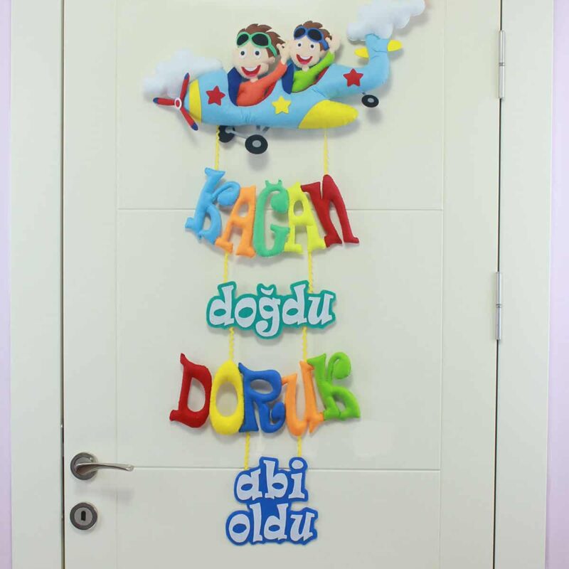 Kağan ve Doruk isimli Kardeş Pilot Kapı Süsü