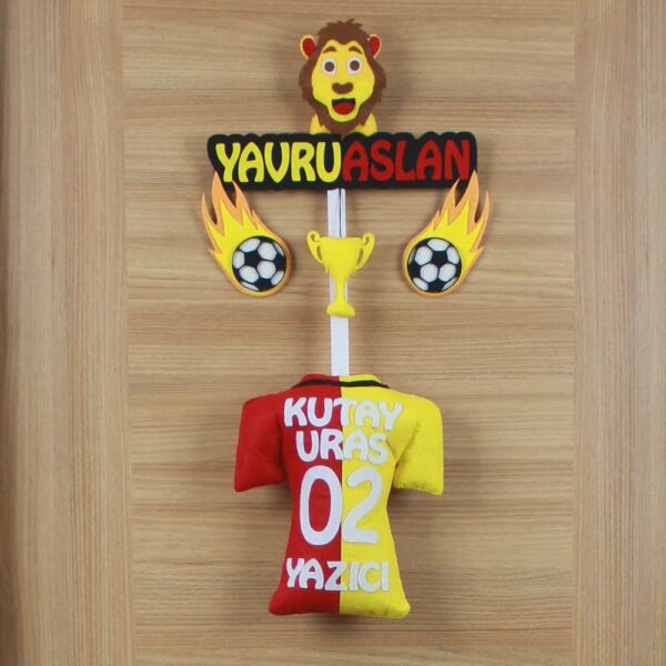 Kutay Uras isimli YavruAslan Kapı Süsü