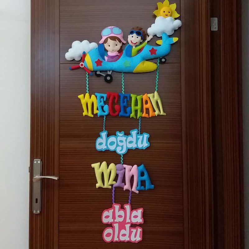 Metehan ve Mina isimli Kardeş Pilot Kapı Süsü