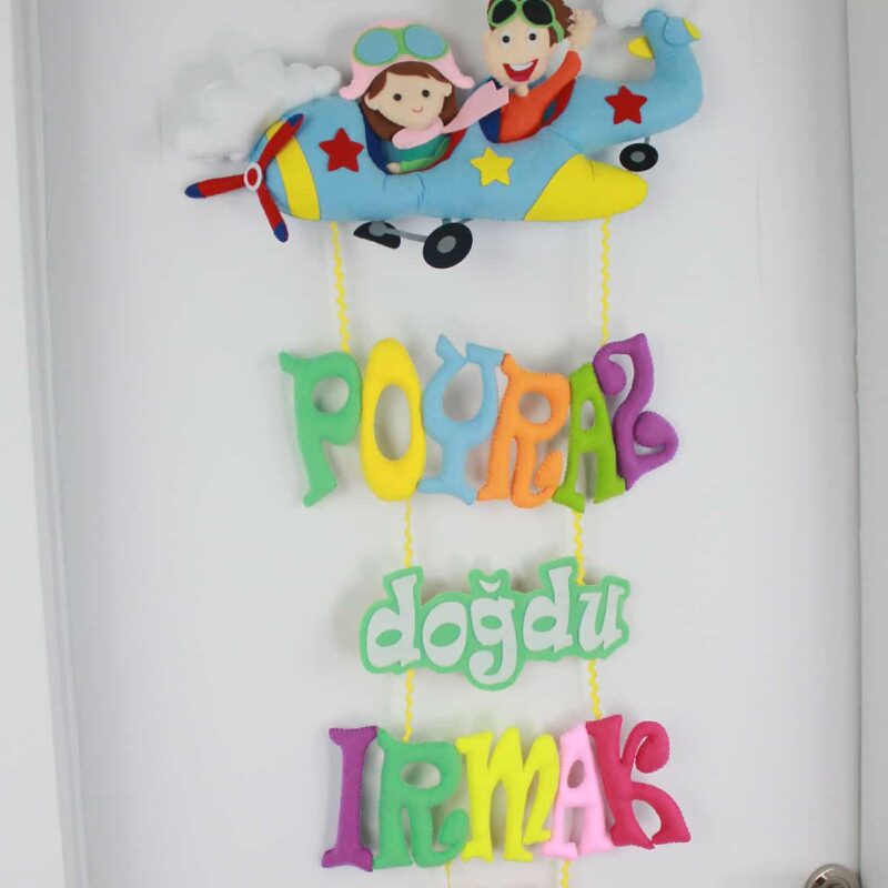 Poyraz ve Irmak isimli Kardeş Pilot Kapı Süsü