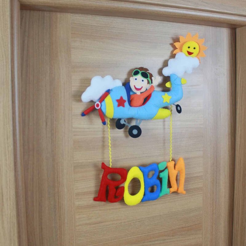 Robin isimli Pilot Bebek Kapı Süsü