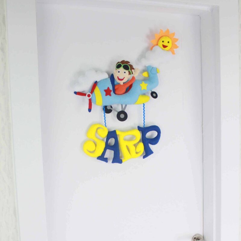 Sarp isimli Pilot Bebek Kapı Süsü