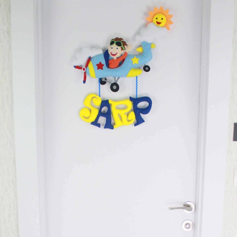 Sarp isimli Pilot Bebek Kapı Süsü