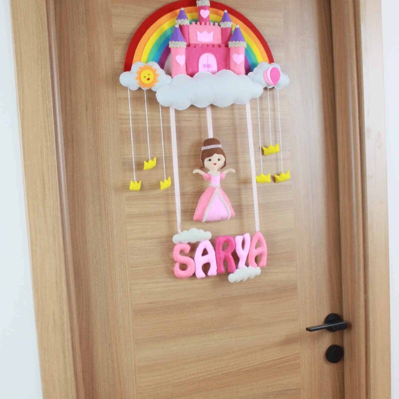 Sarya isimli Şato Bebek Kapı Süsü