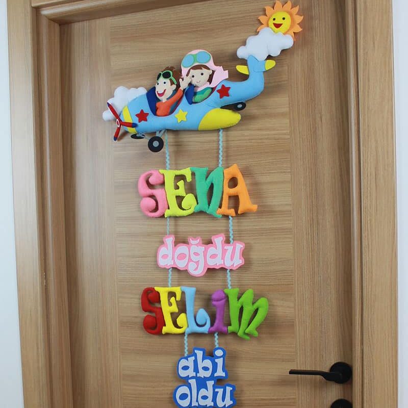 Sena ve Selim isimli Kardeş Pilot Kapı Süsü