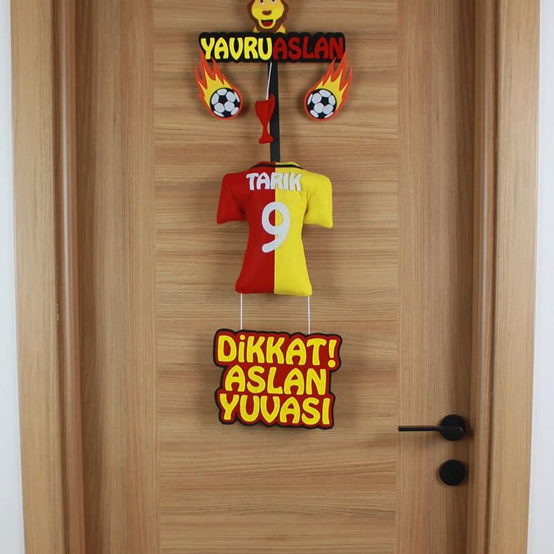 Tarık isimli YavruAslan Kapı Süsü